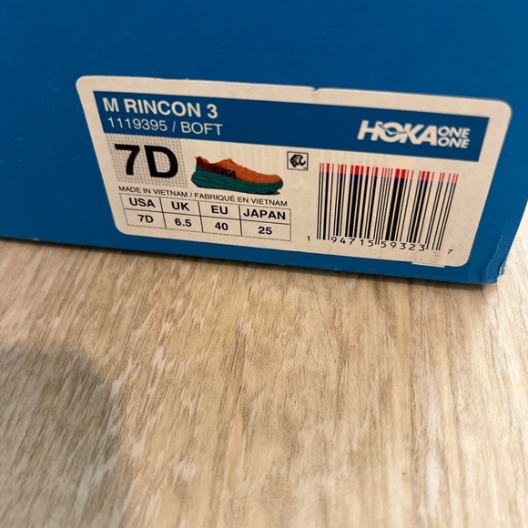 Hoka Rincon 3 Size 7 - Picture 5 of 9